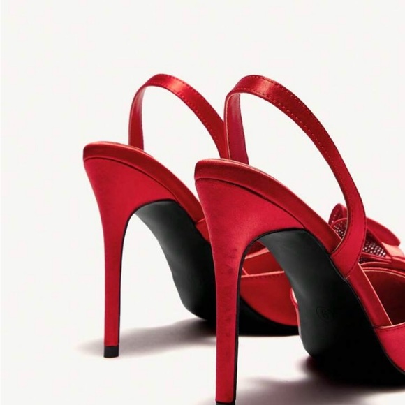 Red Bow Heels - Picture 4 of 4